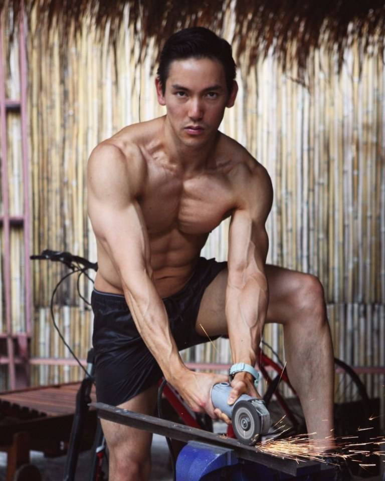 หล่อรวย อยากเลีย