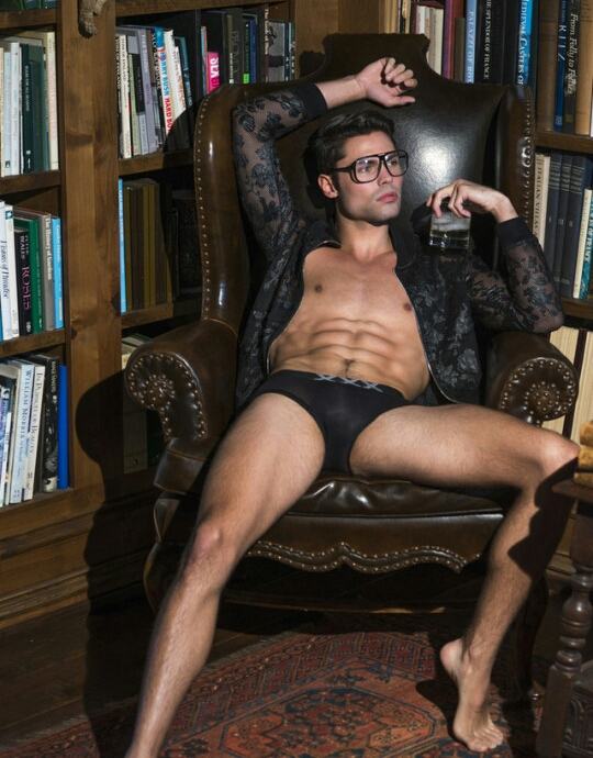 hot male 165 (18+)