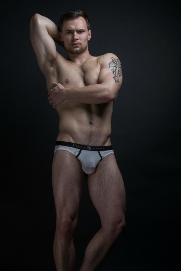 hot male 165 (18+)