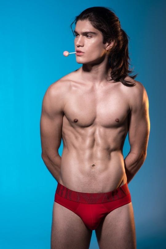 hot male 165 (18+)