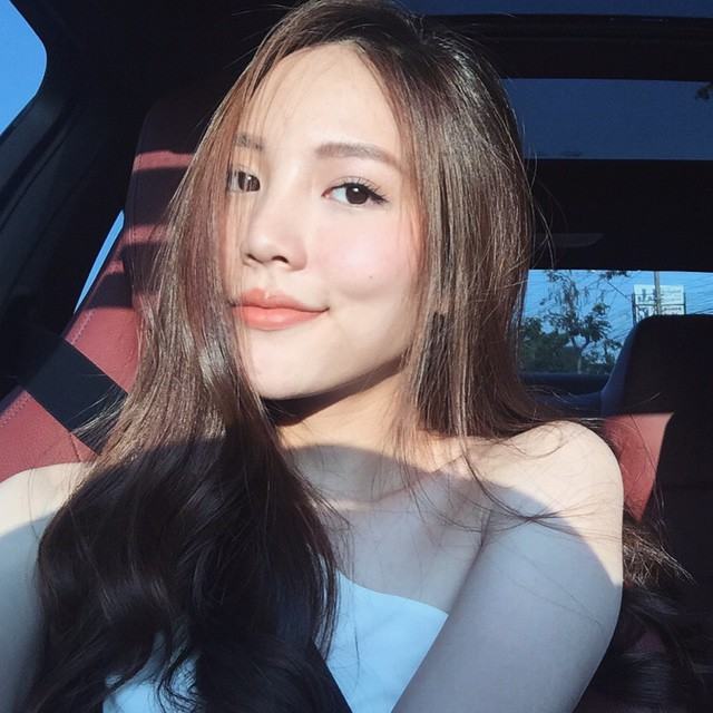 เอพริล ลภัสรา