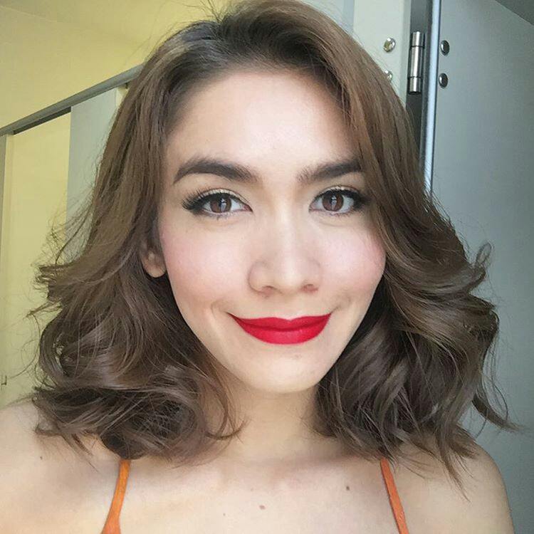 เดียร์ ดาริน แฮนเซน รับบทเป็น หมอเอย