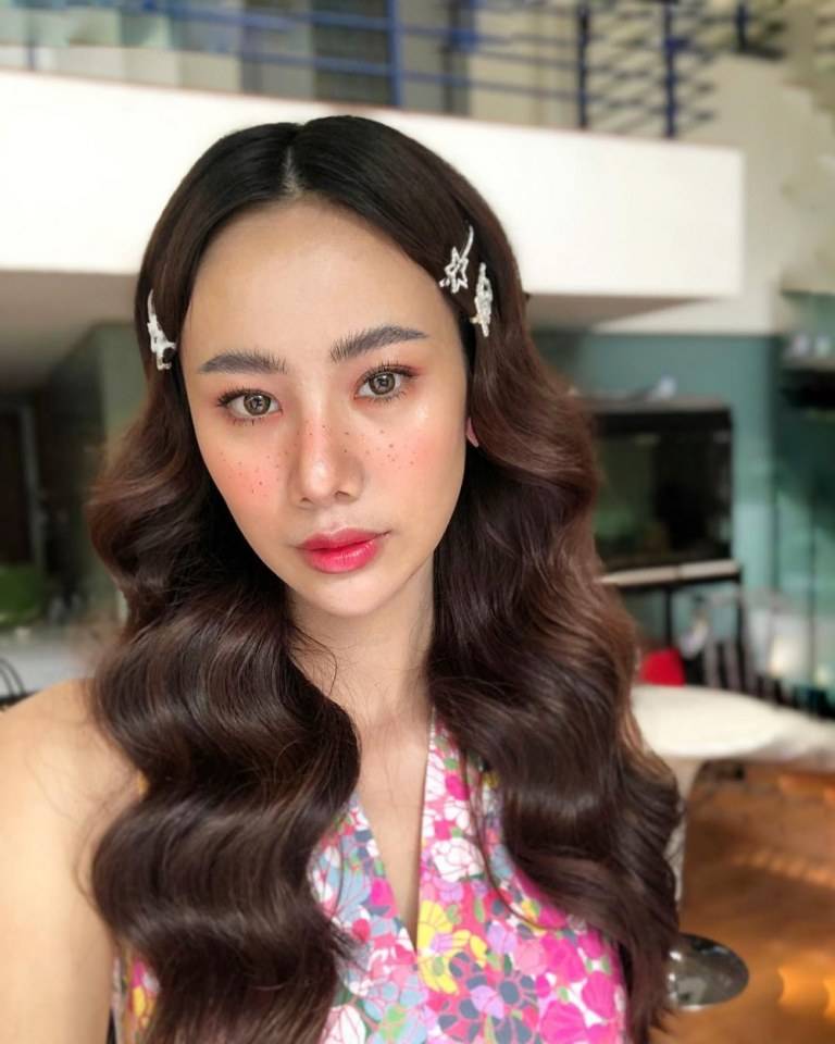 .ญิ๋งญิ๋ง ศรุชา เพชรโรจน์ รับบทเป็น ไวท์