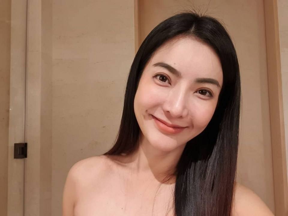 อาย วราไพรินทร์ ลภัสนิธิโรจน์ รับบทเป็น บีบี