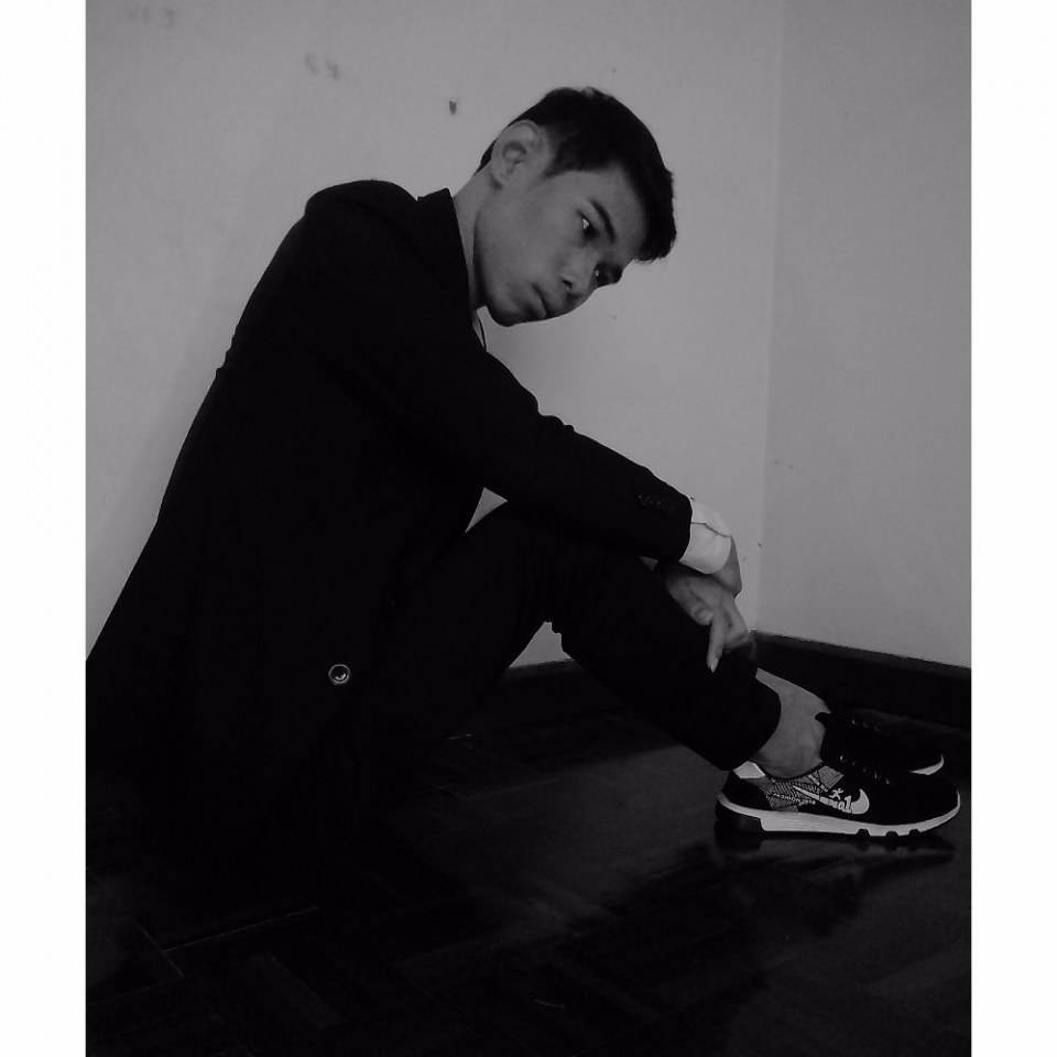 Thin model. / art