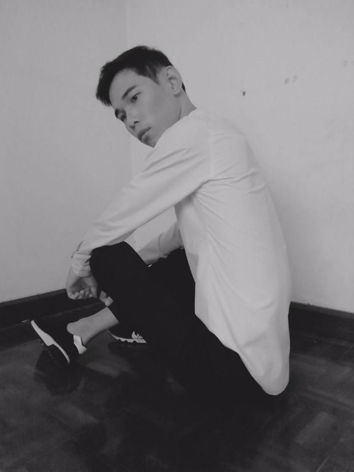 Thin model. / art