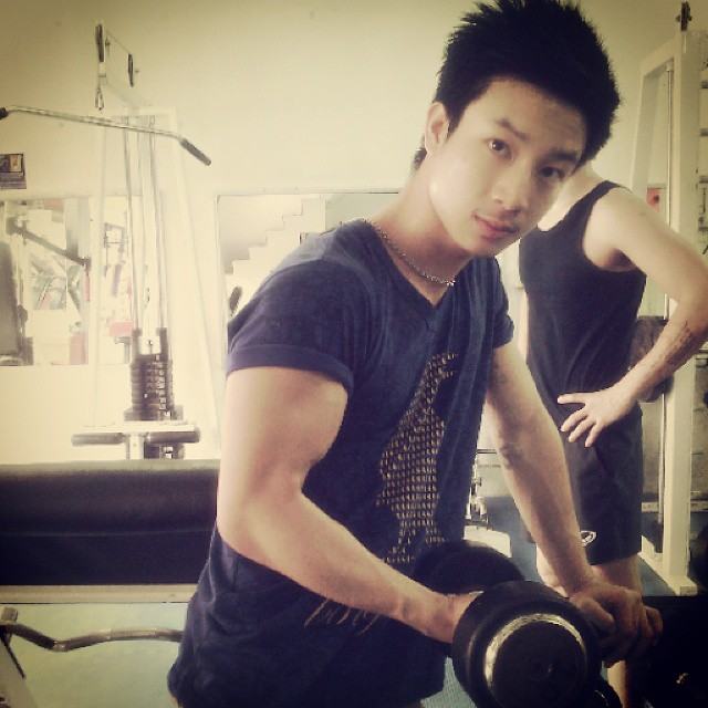 ตั้ม ศรัณย์หนุ่มน้อย ใหญ่ๆน่าฟัด