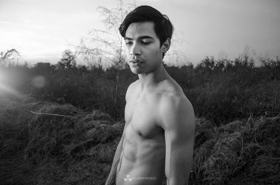 หนุ่มเข้มหล่อบ้านๆ แสบทรวง 023