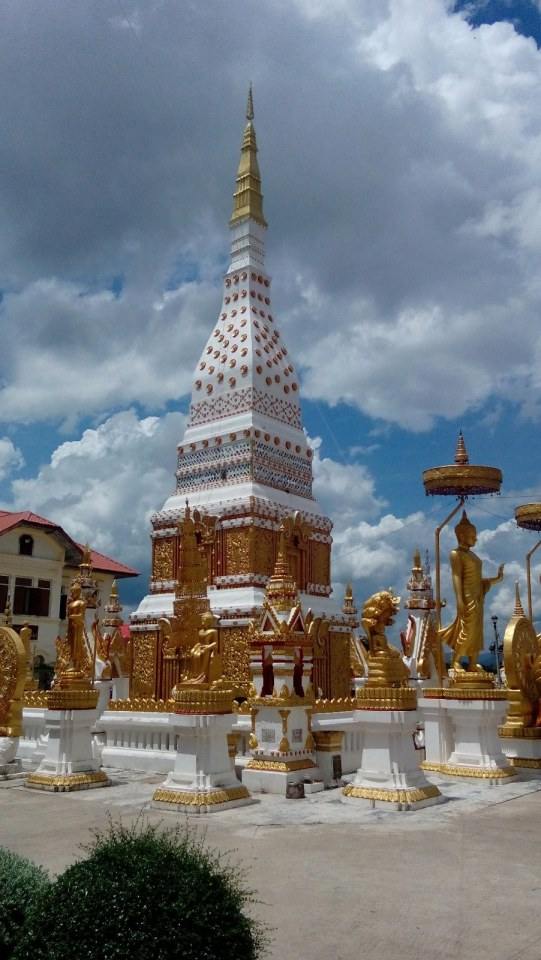 ไหว้พระธาตนคร
