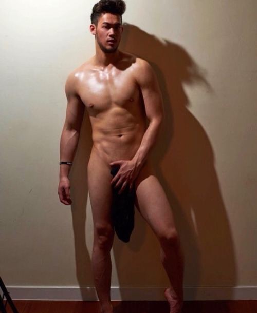 hot male 182 (18+)