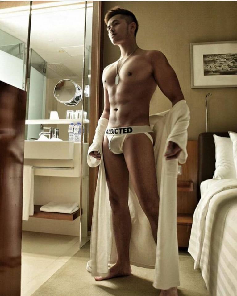 hot male 182 (18+)