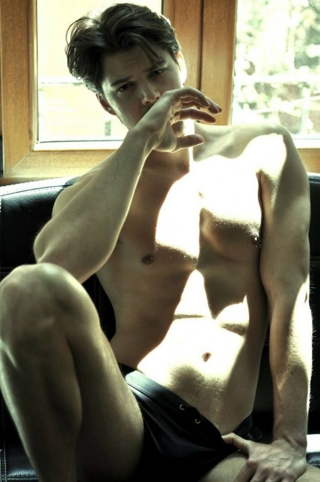 hot male 185 (18+)