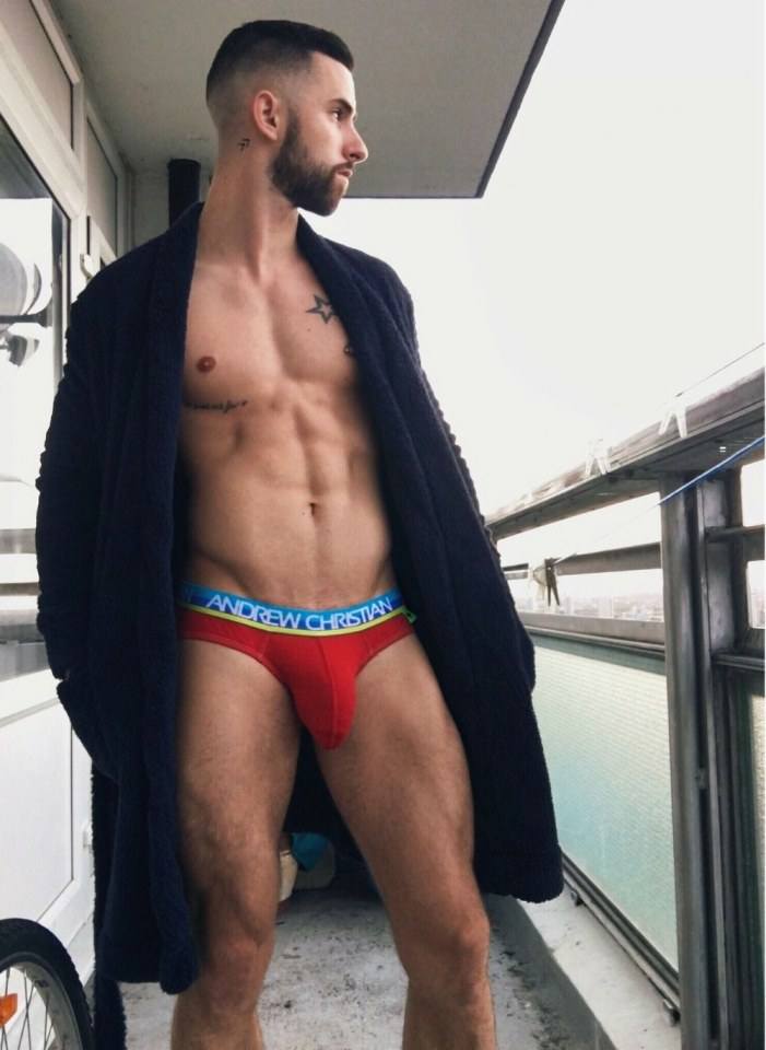 hot male 185 (18+)
