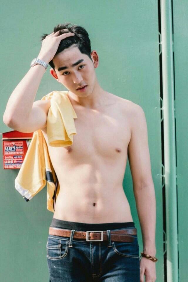 หลากหลาย ผช.ในทวิต02