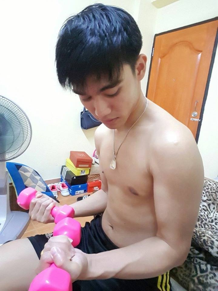 หลากหลาย ผช.ในทวิต02