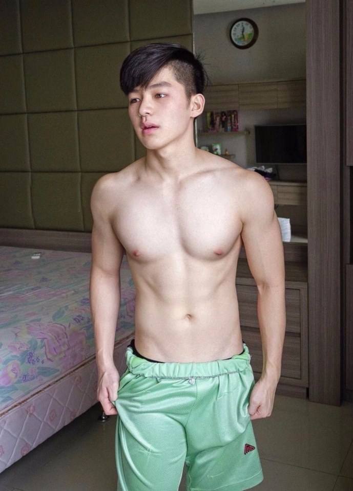 หลากหลาย ผช.ในทวิต02