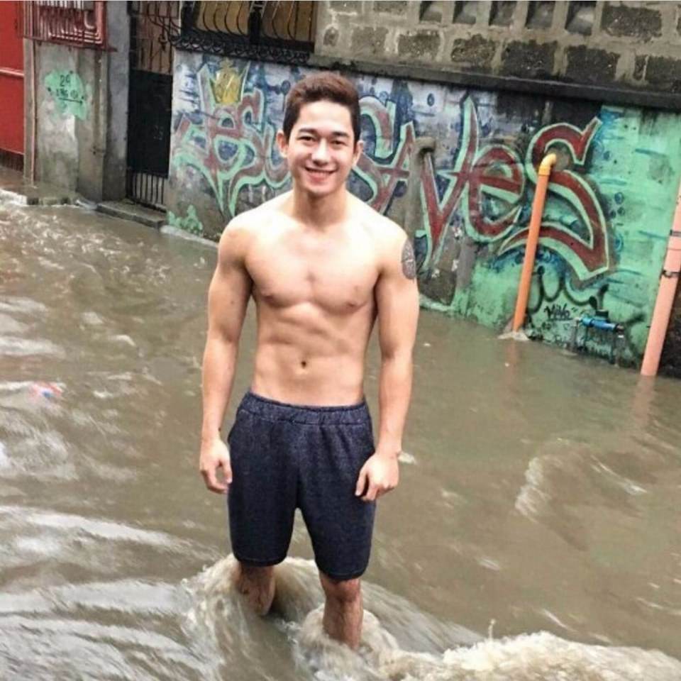 เห็นนม อยากอมแล้วยิ้ม