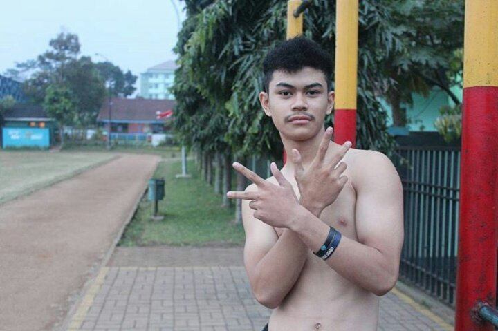 เห็นนม อยากอมแล้วยิ้ม