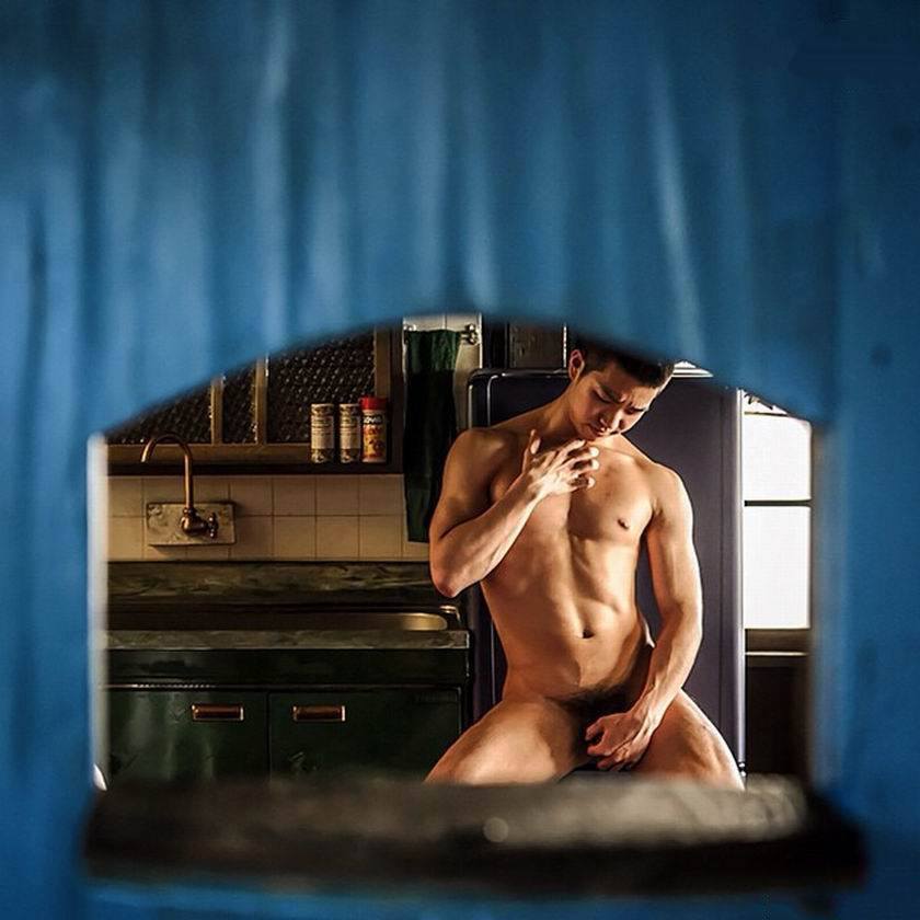 hot male 190 (18+)
