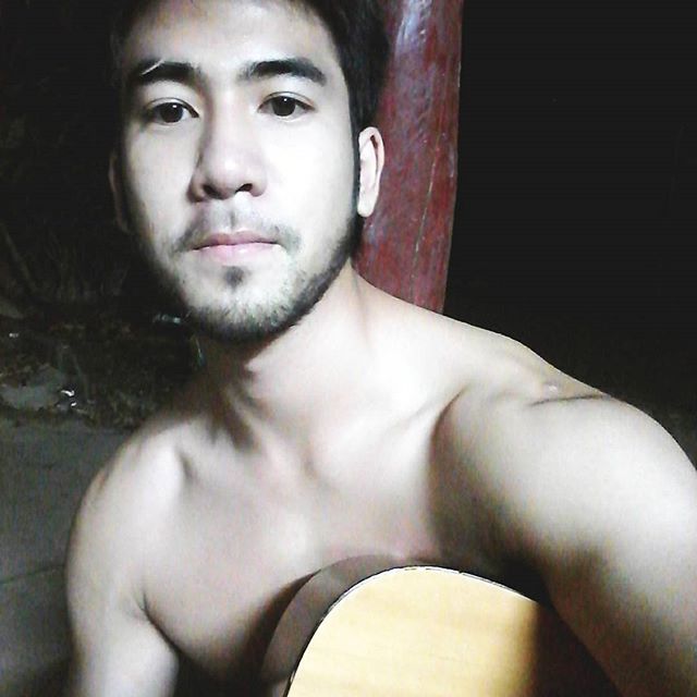 ต้น ศักราช หนุ่มหล่อมาดเซอร์หน้าคล้ายโป๊ป ธนวรรธน์ !!