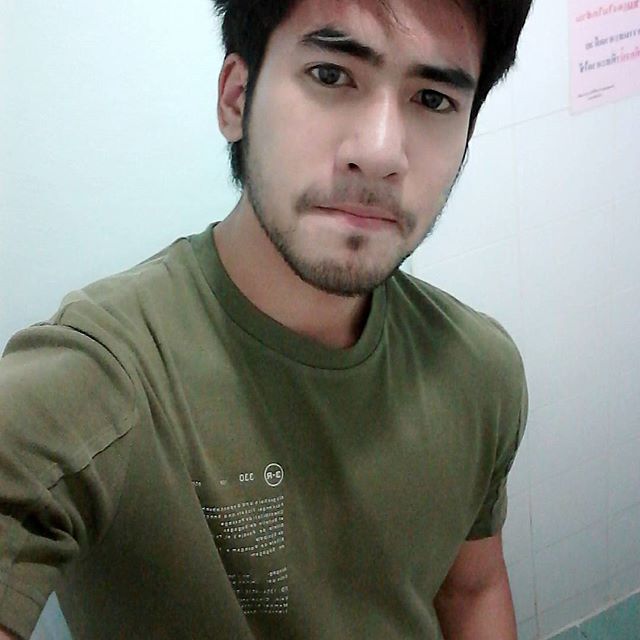 ต้น ศักราช หนุ่มหล่อมาดเซอร์หน้าคล้ายโป๊ป ธนวรรธน์ !!