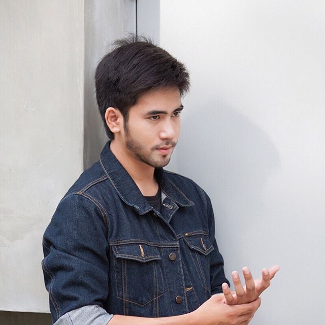 ต้น ศักราช หนุ่มหล่อมาดเซอร์หน้าคล้ายโป๊ป ธนวรรธน์ !!