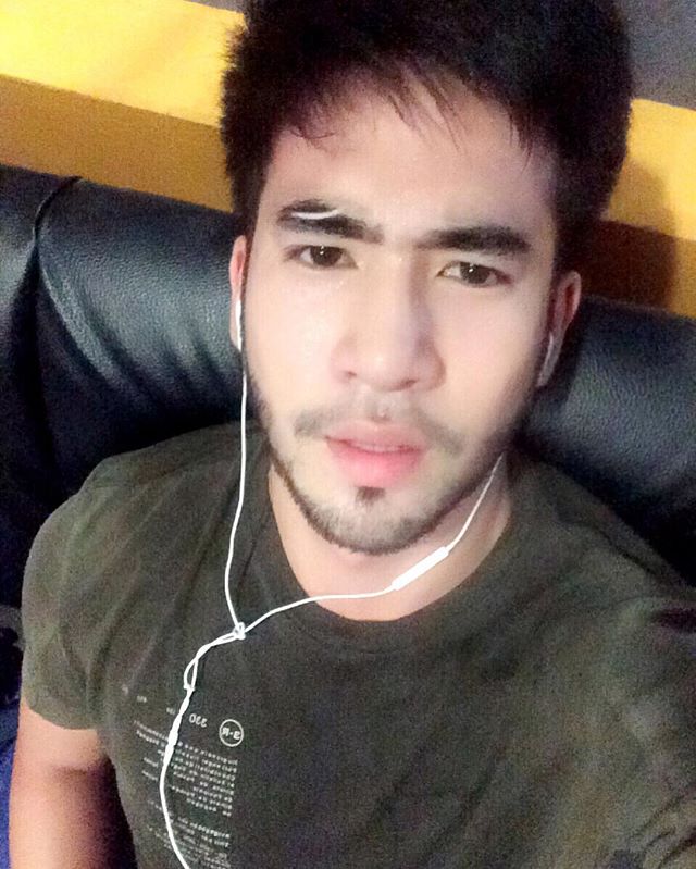 ต้น ศักราช หนุ่มหล่อมาดเซอร์หน้าคล้ายโป๊ป ธนวรรธน์ !!
