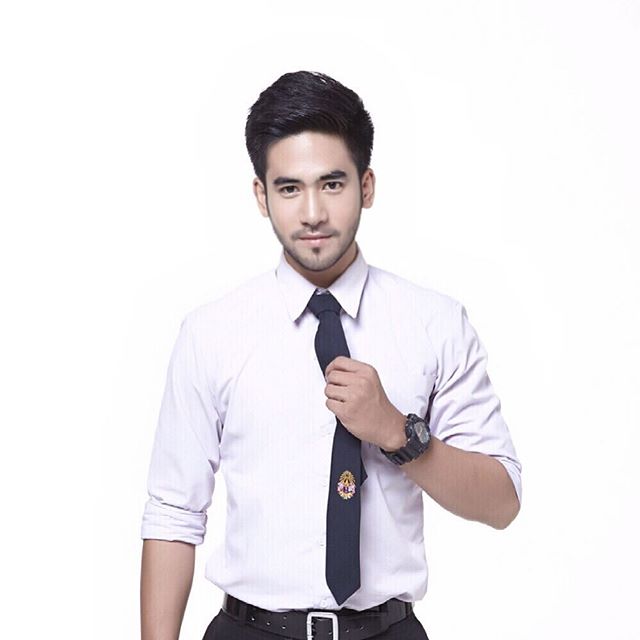 ต้น ศักราช หนุ่มหล่อมาดเซอร์หน้าคล้ายโป๊ป ธนวรรธน์ !!