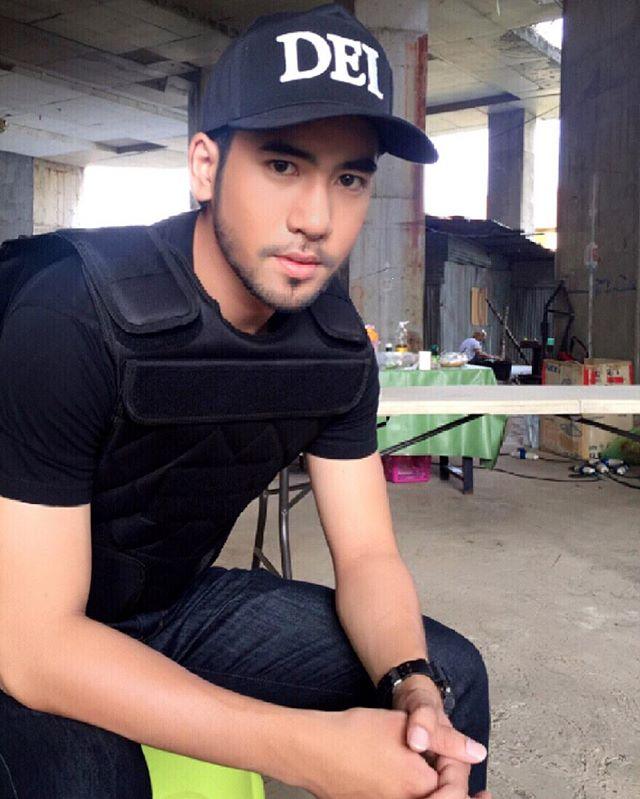 ต้น ศักราช หนุ่มหล่อมาดเซอร์หน้าคล้ายโป๊ป ธนวรรธน์ !!