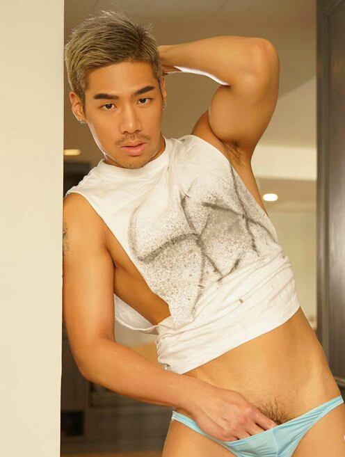 hot male 193 (18+)