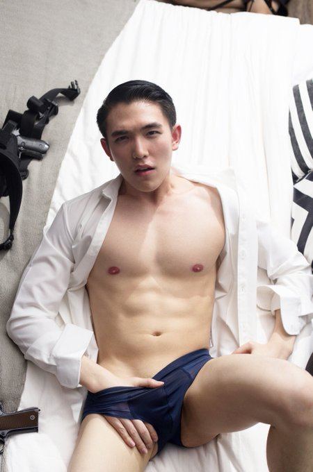 hot male 194 (18+)