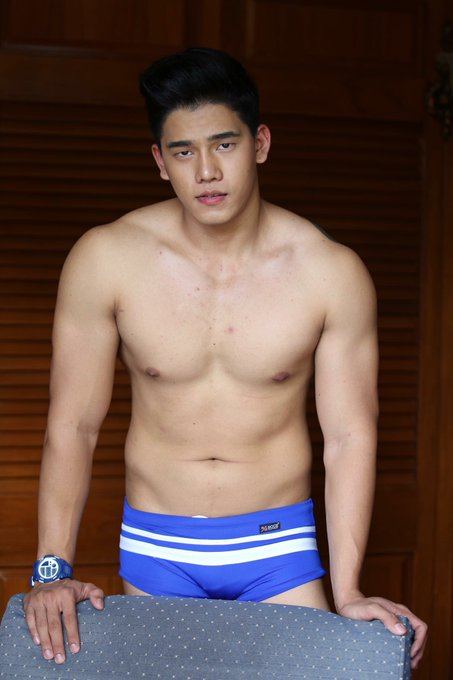 hot male 195 (18+)