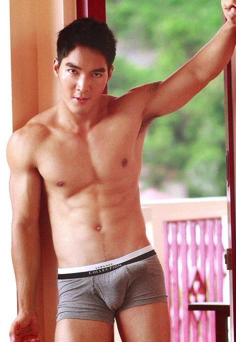hot male 195 (18+)