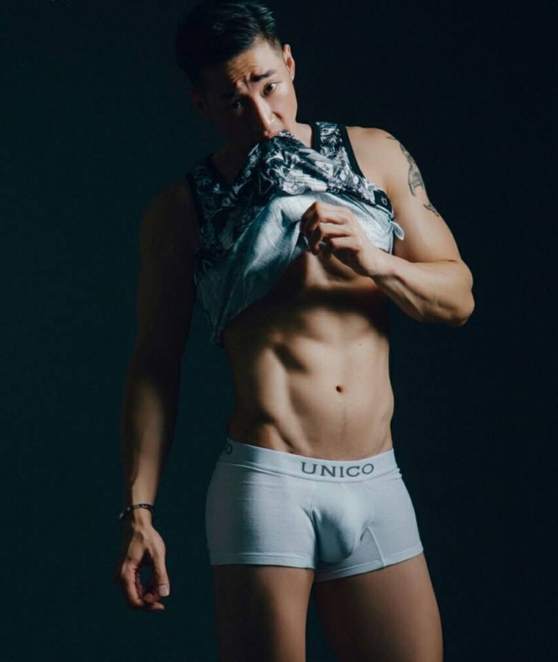 hot male 199 (18+)