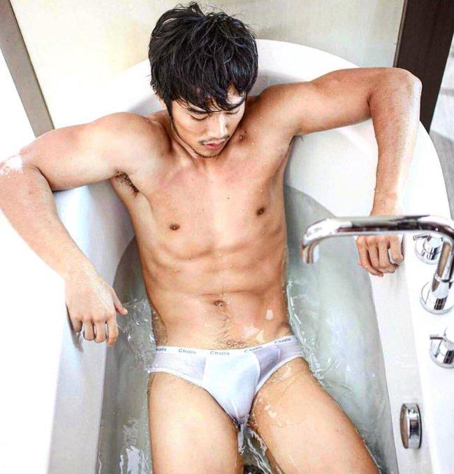 hot male 199 (18+)