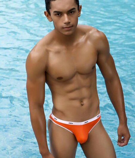 hot male 199 (18+)
