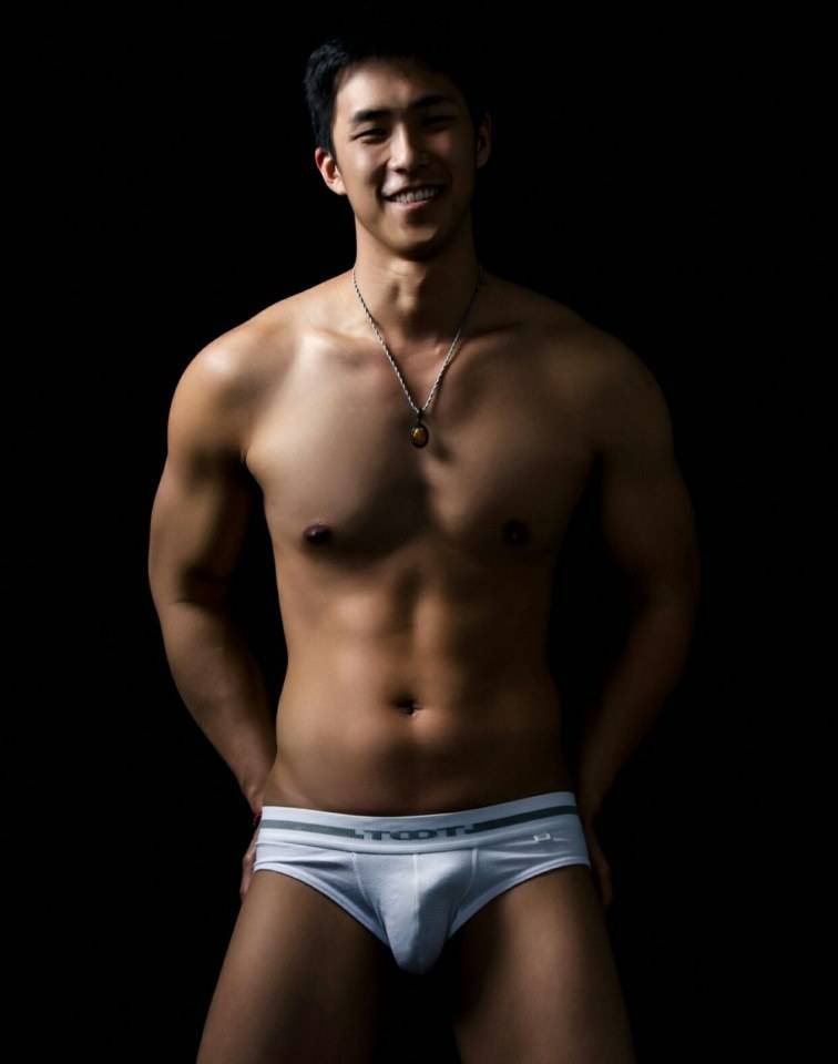 hot male 199 (18+)