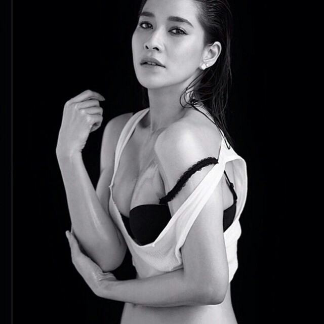 พลอย