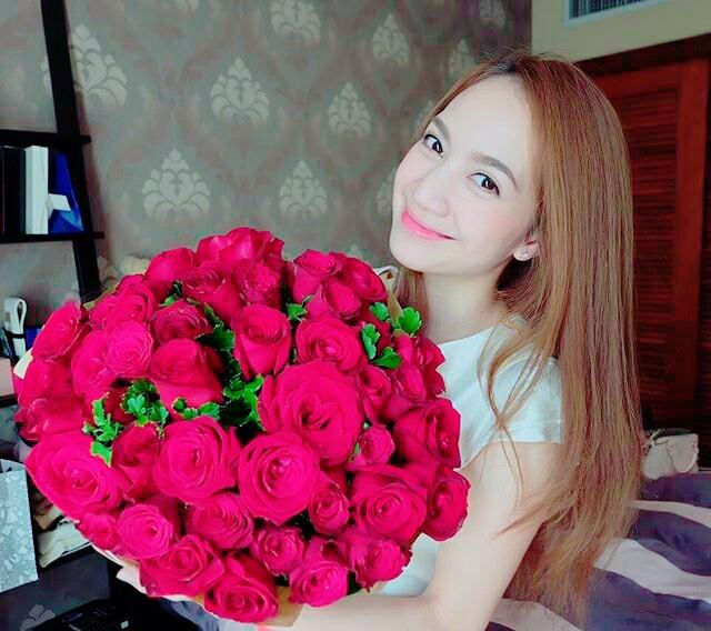 20ดารากับดอกไม้สวยๆคนใหนโดนใจคุณ