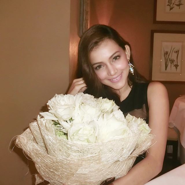 20ดารากับดอกไม้สวยๆคนใหนโดนใจคุณ