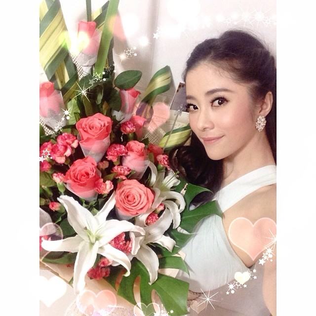 20ดารากับดอกไม้สวยๆคนใหนโดนใจคุณ