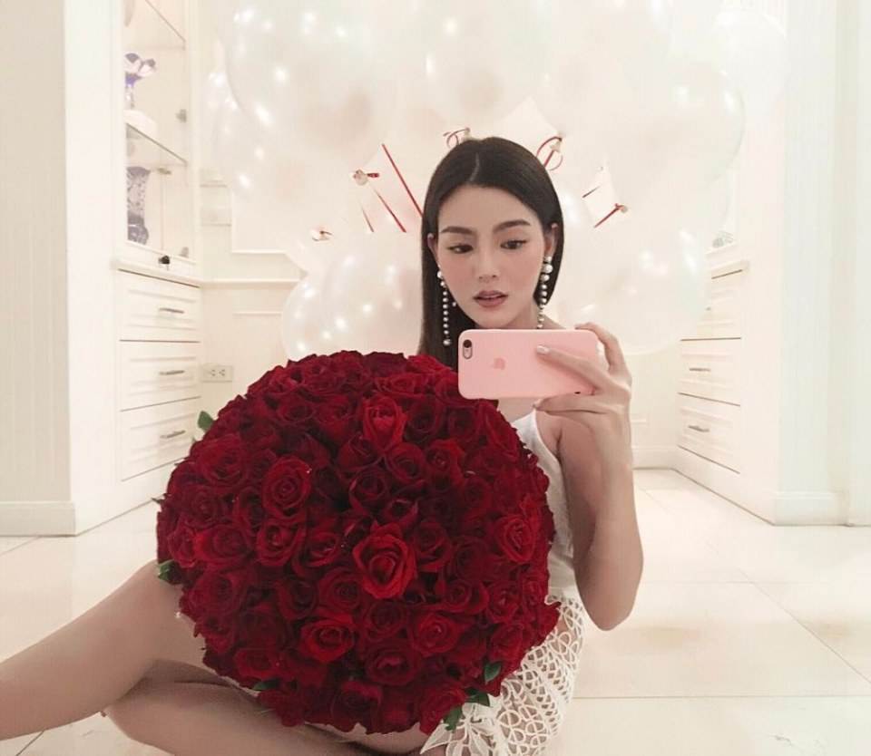 20ดารากับดอกไม้สวยๆคนใหนโดนใจคุณ
