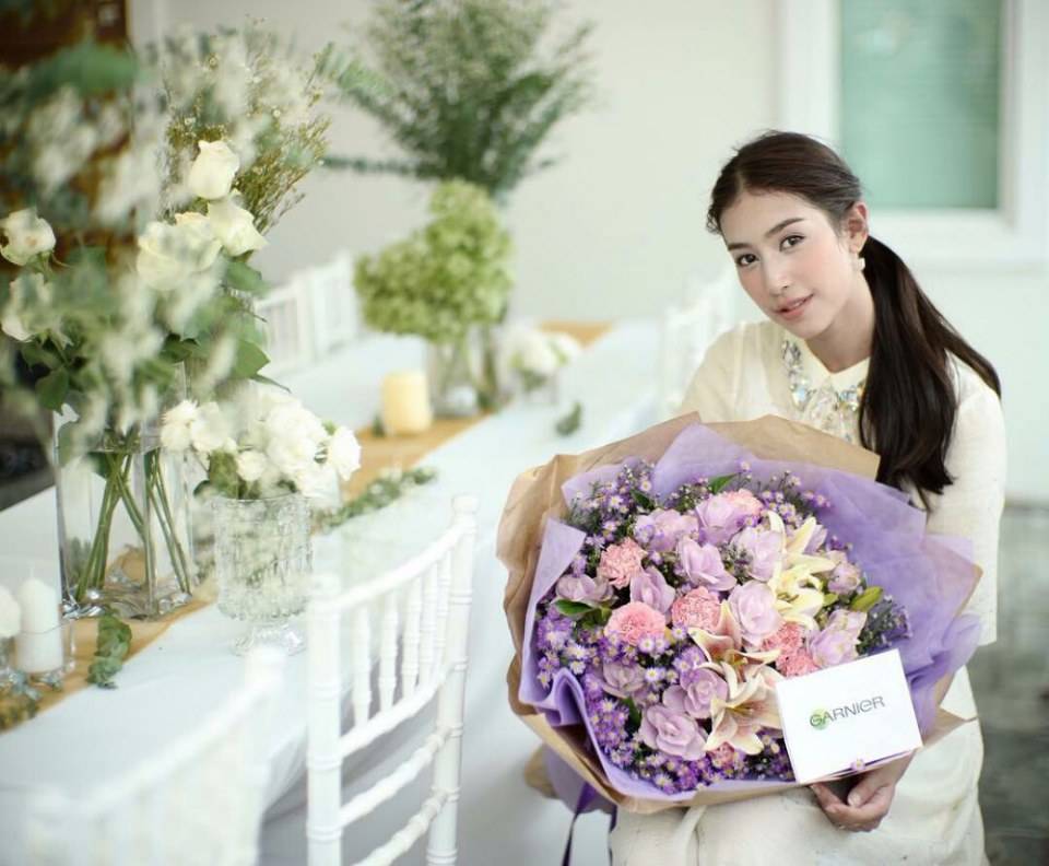 20ดารากับดอกไม้สวยๆคนใหนโดนใจคุณ