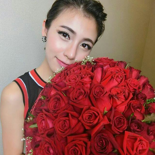 20ดารากับดอกไม้สวยๆคนใหนโดนใจคุณ