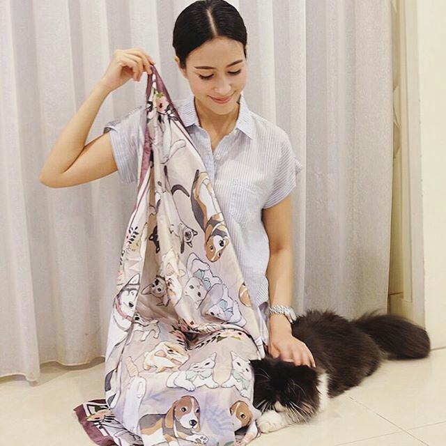 20ดารากับผ้าคลุมเก๋ๆๆคนใหนโดนใจคุณ(อัพเดท)