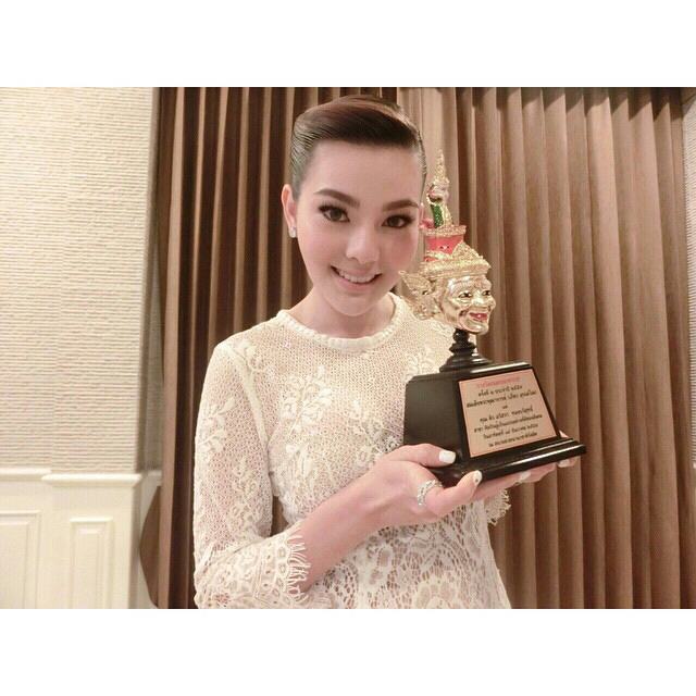 #20ดารากับ"ถ้วยรางวัล"ที่ได้ในวงการบันเทิง