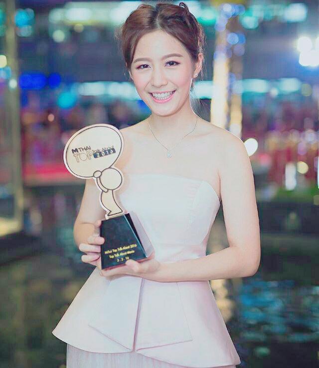 #20ดารากับ"ถ้วยรางวัล"ที่ได้ในวงการบันเทิง