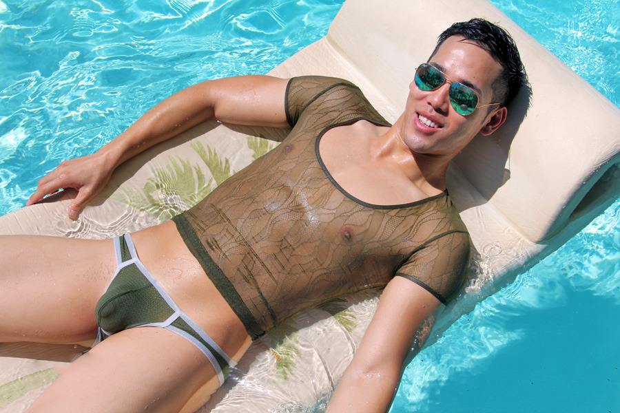 hot male 200 (18+)