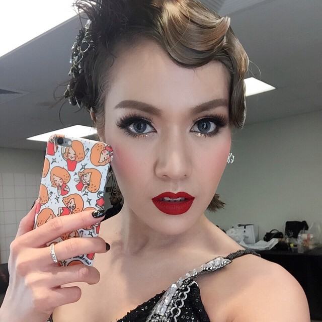 นิว