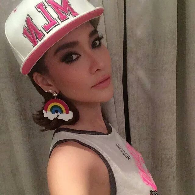 พลอย